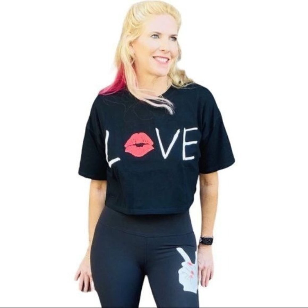 Nikkib Love & Kisses Crop Top Size M‎